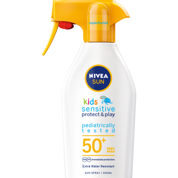 Nivea Sun Sensitive Protect & Play Детски водоустойчив слънцезащитен спрей помпа SPF50+ 300мл