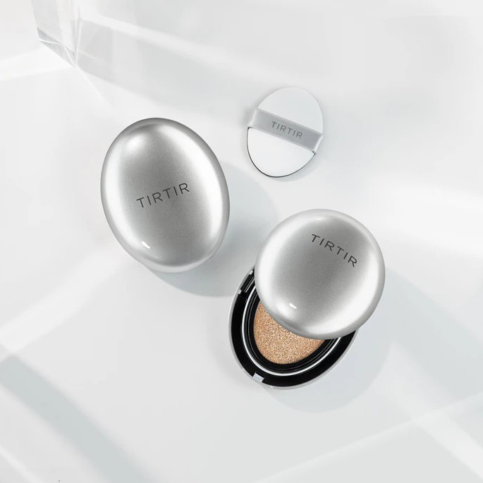 TIRTIR Mask Fit Aura Cushion - Хидратиращ фон дьо тен в гъба за озаряване на лицето