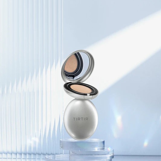 TIRTIR Mask Fit Aura Cushion - Хидратиращ фон дьо тен в гъба за озаряване на лицето
